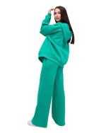 Veți avea nevoie de ceva confortabil pentru a realiza un outfit cool si relaxat. Hanoracul cu glugă permite multe variații de stil și este o piesa versatilă. Detaliile acestui hanorac constau in buzunarele frontale și fermoarul median care dau un plus de funcționalitate. Se pot asorta usor cu orice piesa vestimentara de zi. 